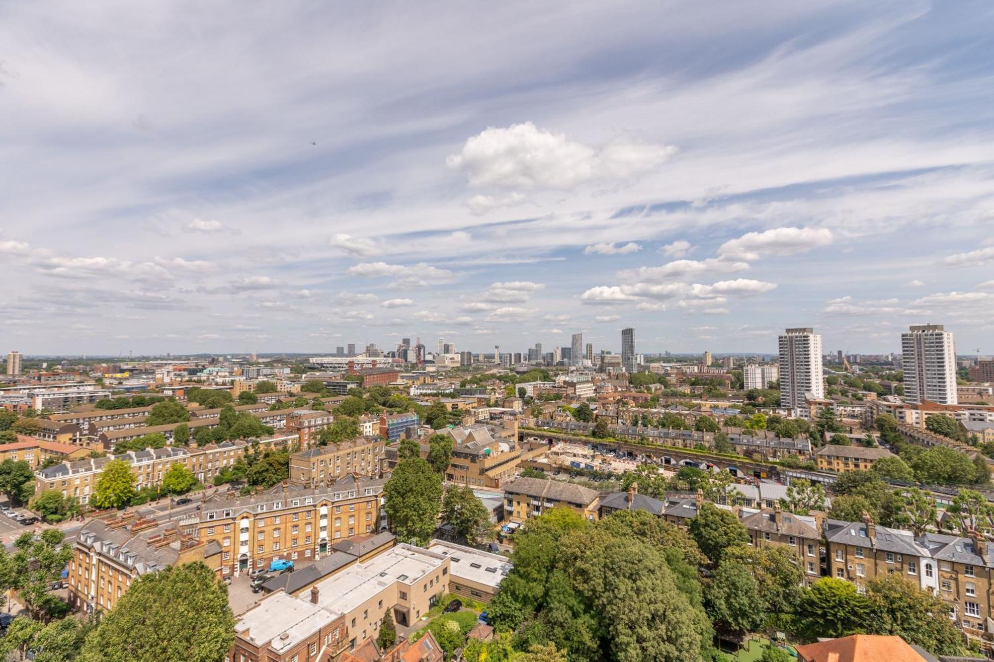 City View Apartments - Bow Londra Dış mekan fotoğraf