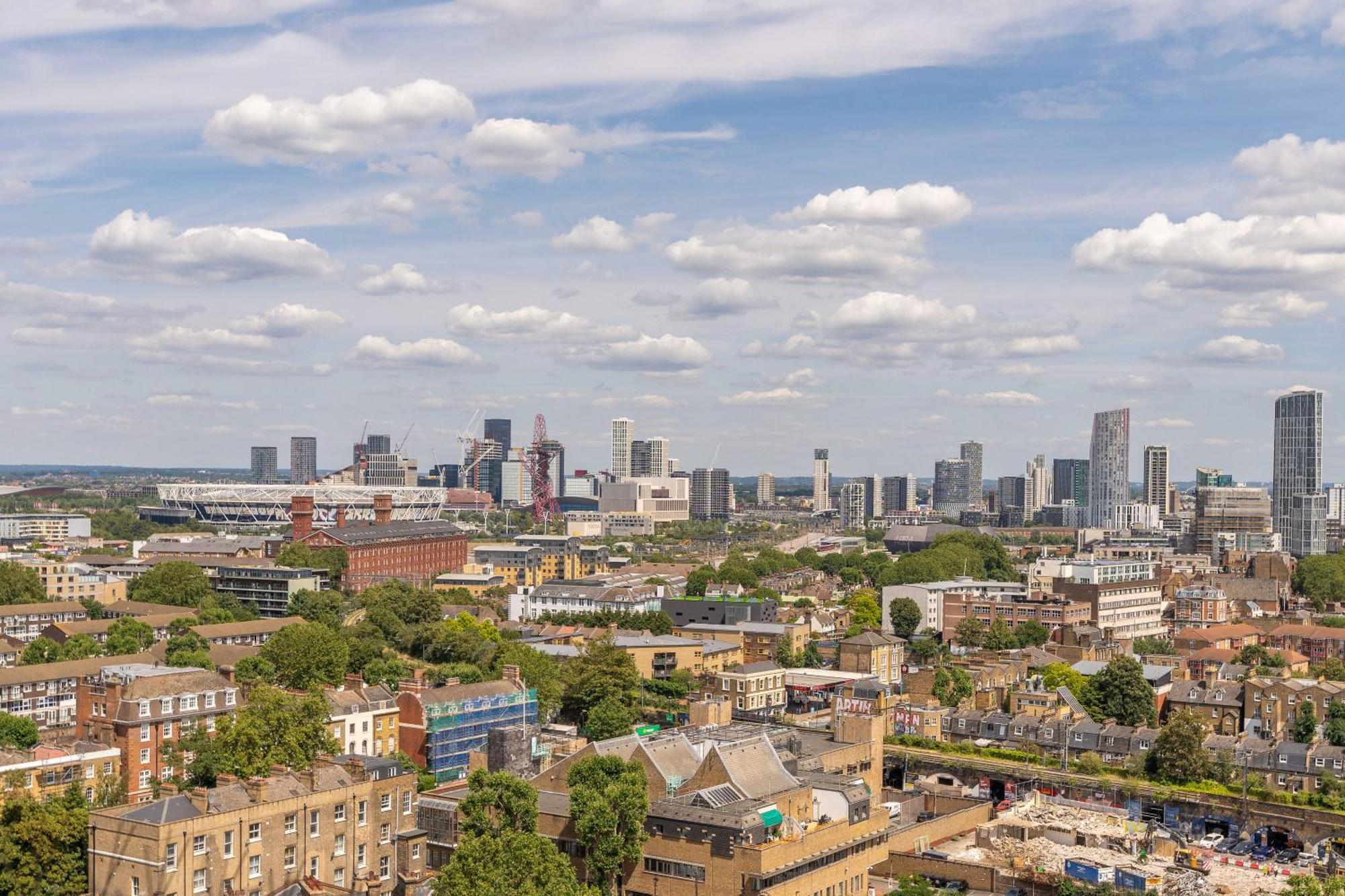City View Apartments - Bow Londra Dış mekan fotoğraf