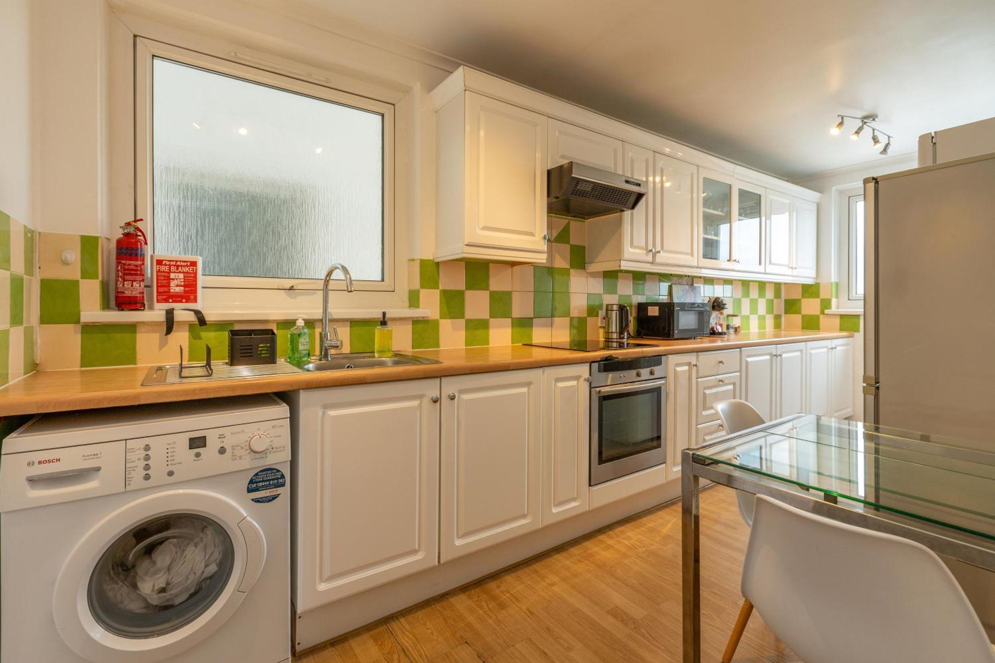City View Apartments - Bow Londra Dış mekan fotoğraf